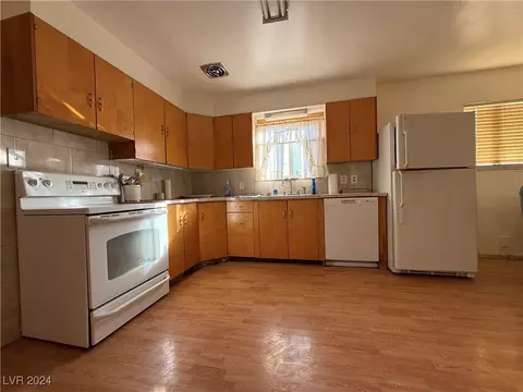 Kitchen - 307 Nevada Ave, Ely, NV 89301 photo 2 of 4
