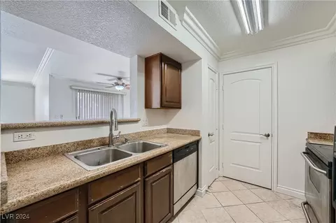 8101 W Flamingo Rd #2003, Las Vegas, NV 89147