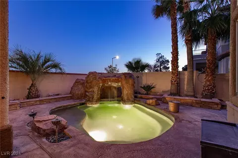 2104 Stone Croft St, Las Vegas, NV 89134