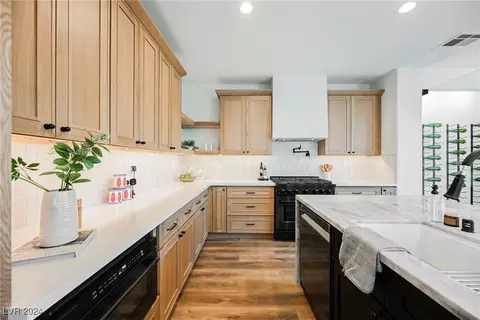 620 Wandering Violets Way, Las Vegas, NV 89138