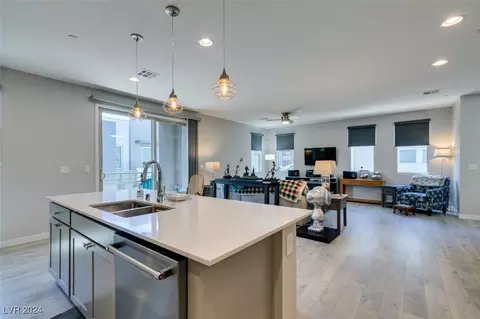 11275 Glowing Ave #103, Las Vegas, NV 89135