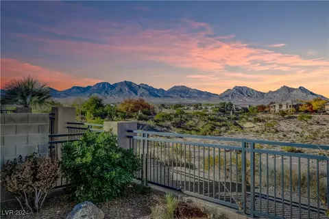 10328 Birch Bluff Ln, Las Vegas, NV 89145