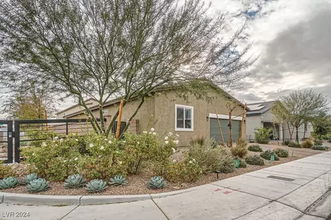 7513 Blue Lotus Ave, Las Vegas, NV 89113