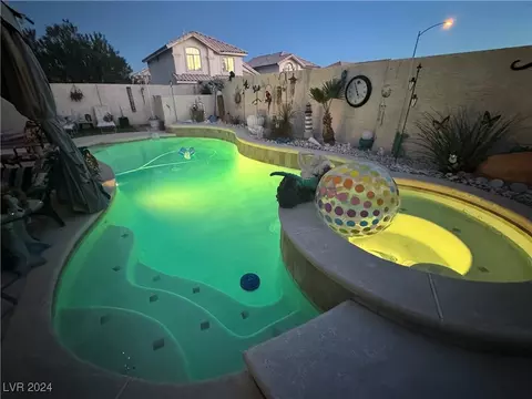 7937 Bridgefield Ln, Las Vegas, NV 89147