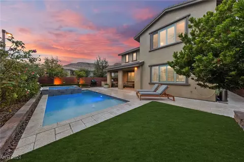 5912 Glory Heights Dr, Las Vegas, NV 89135