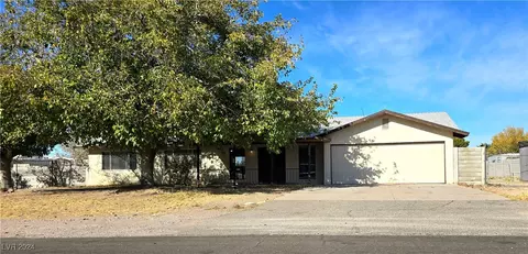1560 Quarter Horse Dr, Henderson, NV 89002