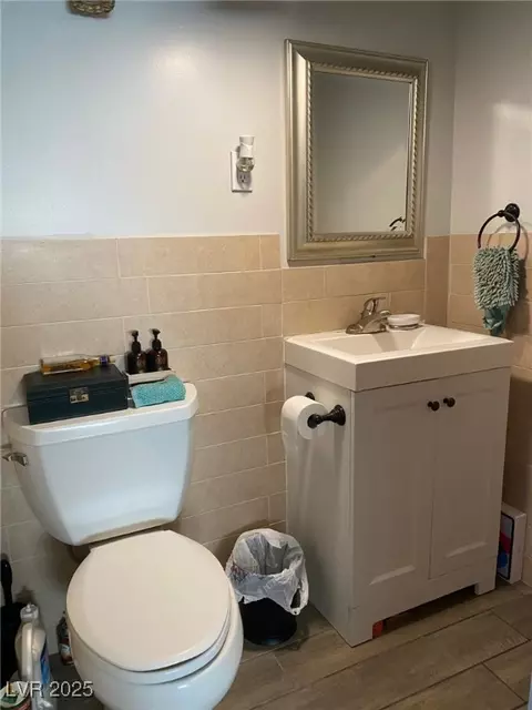 Bath - 1183 Avenue I, Ely, NV 89301 photo 2 of 4