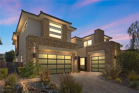64 Grey Feather Dr, Las Vegas, NV 89135