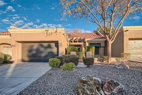 2736 Desert Crystal Dr, Las Vegas, NV 89134