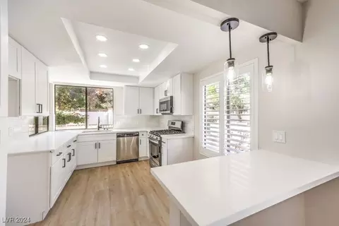4623 Madreperla St, Las Vegas, NV 89121
