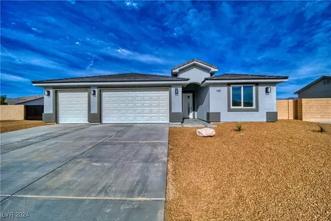 4900 Ridgewood Dr, Pahrump, NV 89061