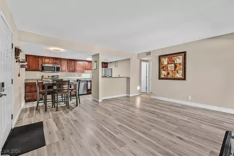 5021 River Glen Dr #47, Las Vegas, NV 89103