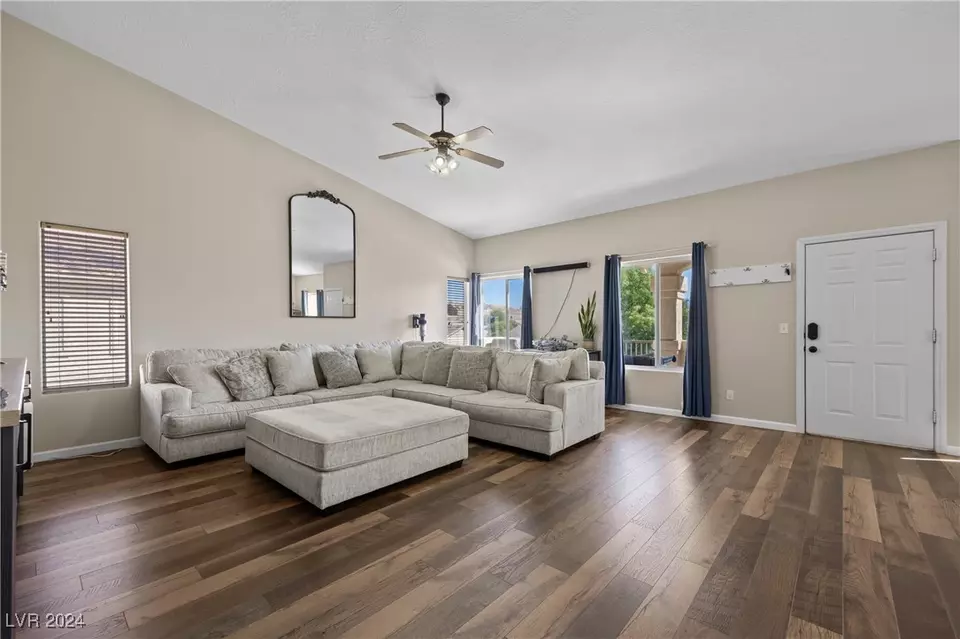 Living - 517 W Mesquite Blvd #424, Mesquite, NV 89027 photo 2 of 3