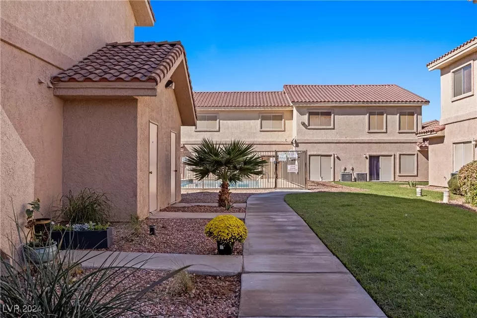 Exterior - 517 W Mesquite Blvd #424, Mesquite, NV 89027 photo 16 of 17