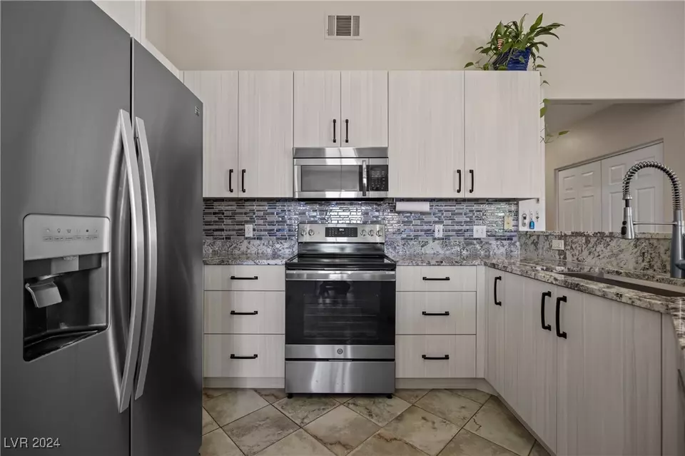 Kitchen - 517 W Mesquite Blvd #424, Mesquite, NV 89027 photo 5 of 5