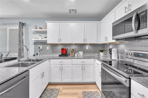 2842 Azure Breeze Ln #1, Las Vegas, NV 89183