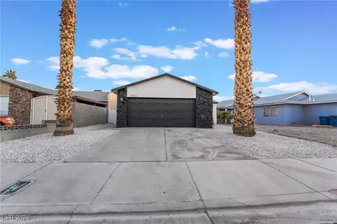5933 Natures Dr, Las Vegas, NV 89122