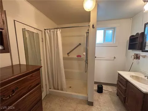 Bath - 781 Campton St, Ely, NV 89301 photo 1 of 1