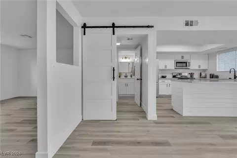 5383 Mountain Vista St #5, Las Vegas, NV 89120