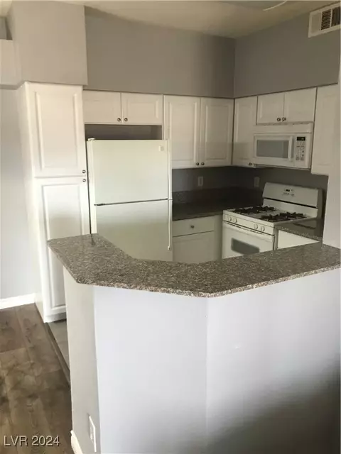 5415 W Harmon Ave #1047, Las Vegas, NV 89103