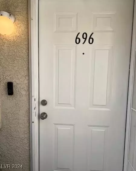 696 Anne Ln #696, Henderson, NV 89015