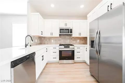 8833 Square Knot Ave, Las Vegas, NV 89143