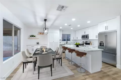 9401 Canyon Shadows Ln, Las Vegas, NV 89117