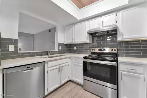 6117 W Oakey Blvd #A, Las Vegas, NV 89146