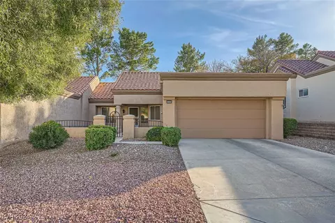 9545 Gold Bank Dr, Las Vegas, NV 89134