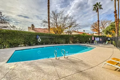 2465 El Paseo Cir, Las Vegas, NV 89121
