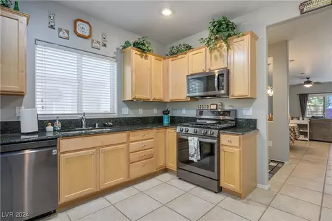 2429 Great Auk Ave, North Las Vegas, NV 89084