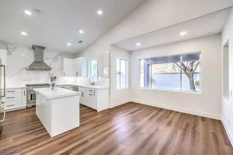 304 Lingering Ln, Henderson, NV 89012