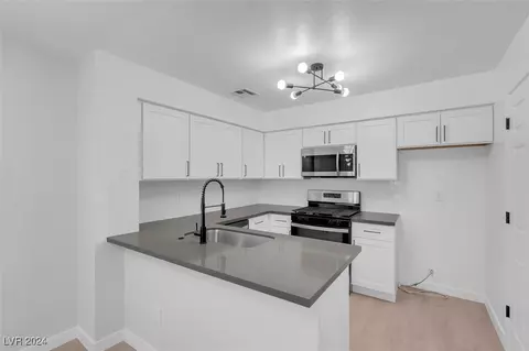 2036 Willowbury Dr #D, Las Vegas, NV 89108