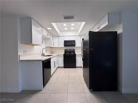 2765 Heritage Ct, Las Vegas, NV 89121