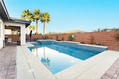 5864 Sky Ridge Falls Dr, Las Vegas, NV 89135