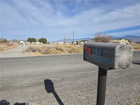 4450 Flamingo Rd, Pahrump, NV 89048
