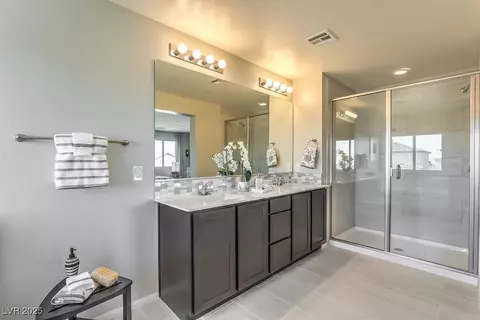 8941 Pebble Sand St, Las Vegas, NV 89178