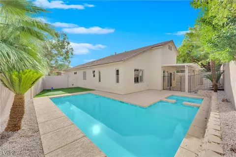 7832 Red Leaf Dr, Las Vegas, NV 89131