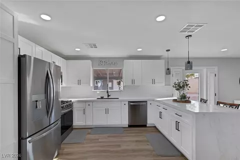 657 Glenwood Ln, Henderson, NV 89002
