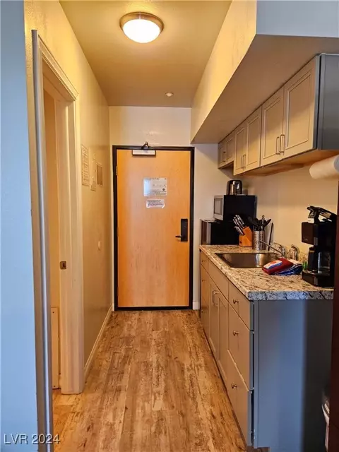 Kitchen - 223 Hunter Ridge Rd #2115, Brian Head, UT 84719 photo 2 of 2