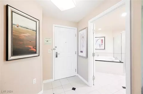145 E Harmon Ave #606, Las Vegas, NV 89109