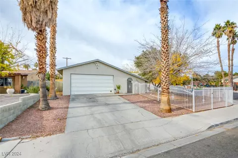 2900 Matterhorn Way, Las Vegas, NV 89102