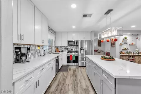 688 Moonlight Mesa Dr, Henderson, NV 89011