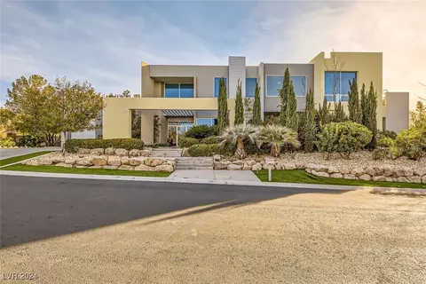 17 Cedar Chase Dr, Henderson, NV 89052