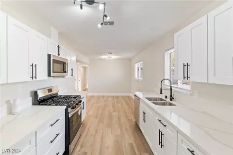108 Metropolitan Dr, Henderson, NV 89015