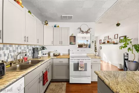 6220 Rassler Ave, Las Vegas, NV 89107