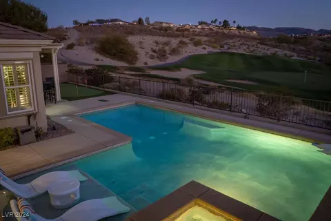 2835 Somerset Springs Dr, Henderson, NV 89052