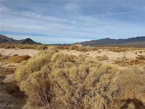 1160 W Glassport Ln, Pahrump, NV 89060