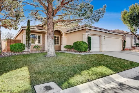 10221 Crystal Arch Ave, Las Vegas, NV 89129