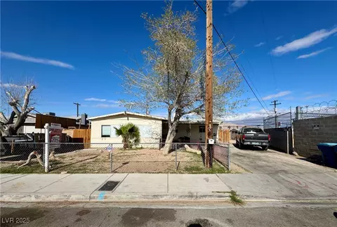 3141 Scarlet Oak Ave, Las Vegas, NV 89104